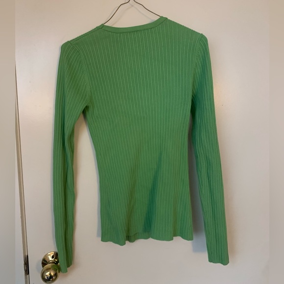 Green ribbed longsleeve with asymmetrical button up detail. Size M. - Picture 3 of 4